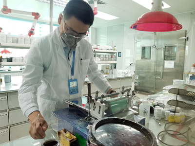 中山最美科技工作者⑨ 馮文照:從零開始研發(fā),突破國產(chǎn)油墨技術(shù)瓶頸